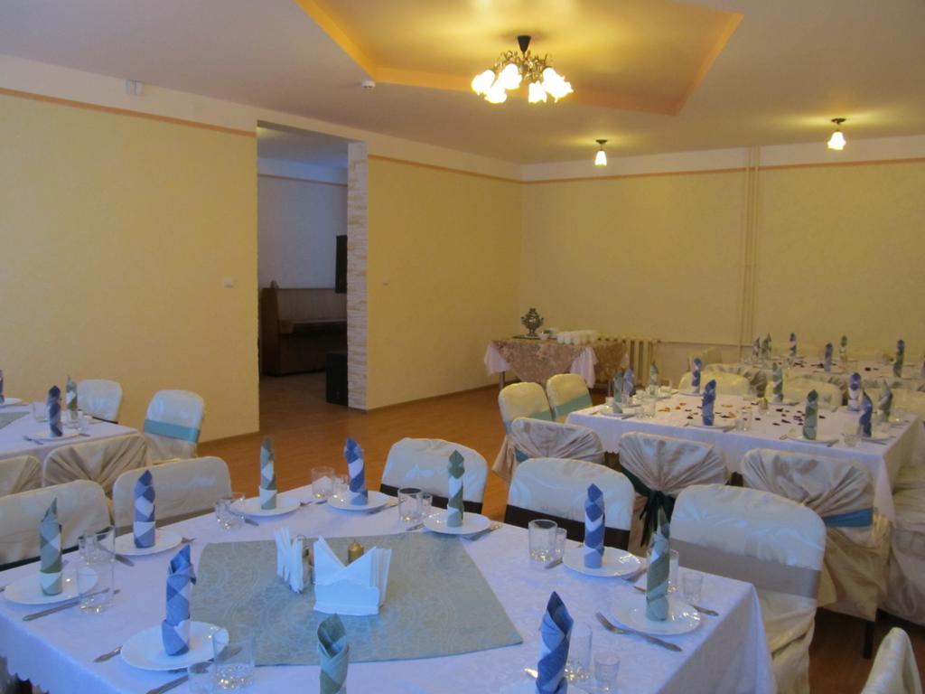 Viesu Maja Ezerkalns Hotel Krāslava Exterior foto